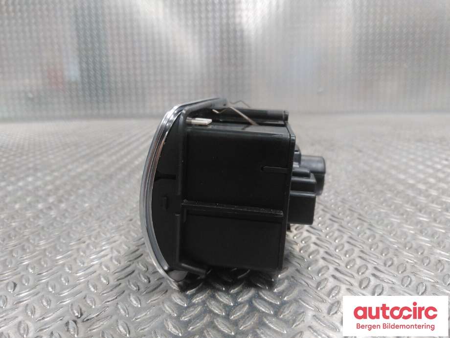 Bryter lys til Volvo V70 2014-2016 (Type III, Fase 2)  (VOLVO|31443839|)