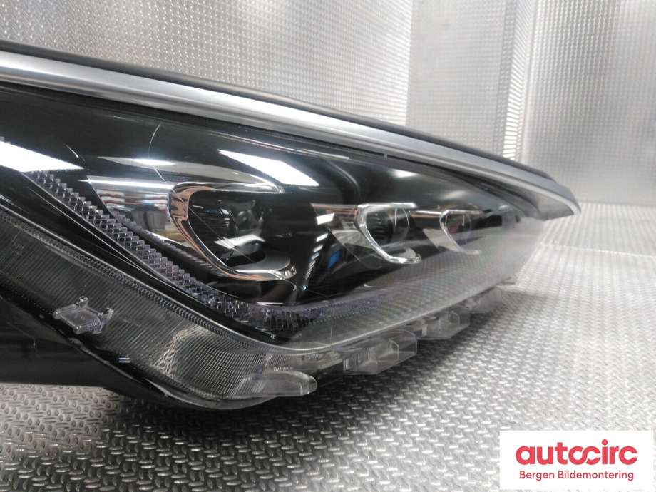 Frontlykt høyre halogen til BYD Tang 2020-->> (BYD||010F1132FM70510029|STE-4121020C)