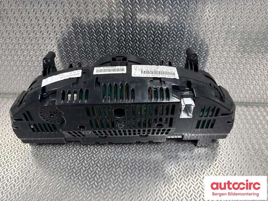 Instrumentpanel til Mercedes C-Klasse 2011-2014 (Fase 2) (W204) (W204) (MERCEDES|A 204 900 41 08|)