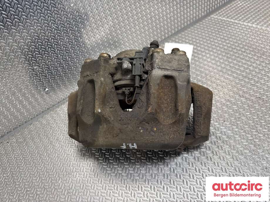 Bremsecaliper venstre foran til Mercedes C-Klasse 2011-2014 (Fase 2) (W204) (W204) (MERCEDES|A 204 421 39 81|)