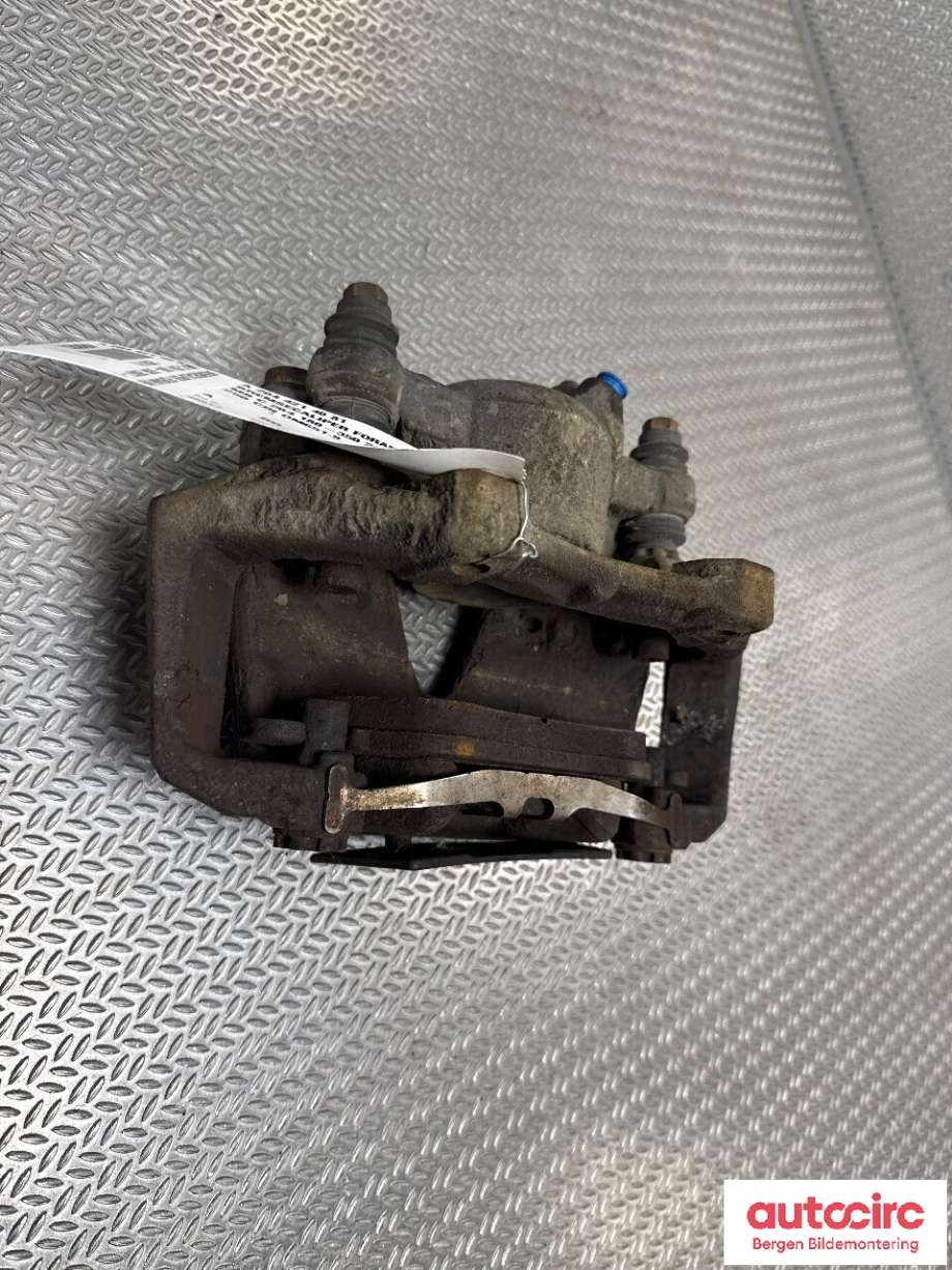 Bremsecaliper høyre foran til Mercedes C-Klasse 2011-2014 (Fase 2) (W204) (W204) (MERCEDES|A 204 421 40 81|)