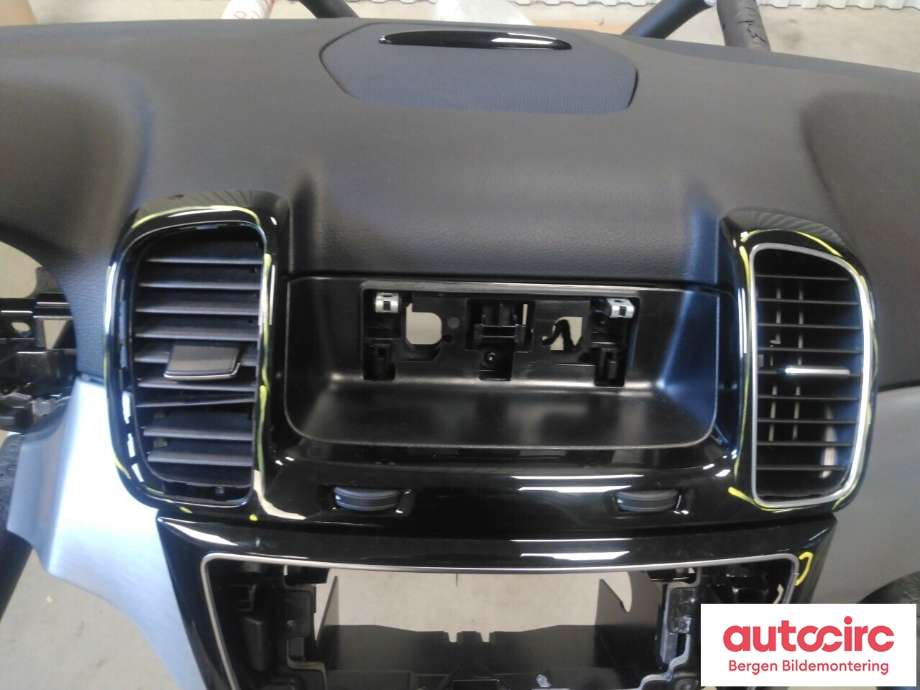 Dashbord til Mercedes GLE 2015-2018 (Fase 2) (W166) (W166) (MERCEDES|A 166 680 85 02|)