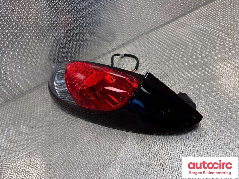 Baklykt høyre til Peugeot iOn 2011-2020  (PEUGEOT|16 090 957 80|)