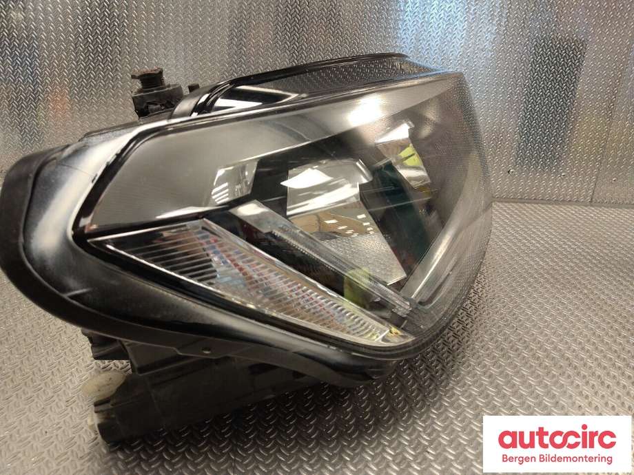 Frontlykt høyre halogen til VW Caddy 2015-2020 (Type III, Fase 3)  (VOLKSWAGEN|)