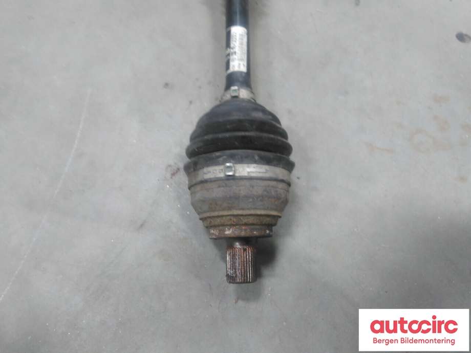 Drivaksel venstre foran til VW Caddy 2015-2020 (Type III, Fase 3)  (VOLKSWAGEN|3AA 407 271|)