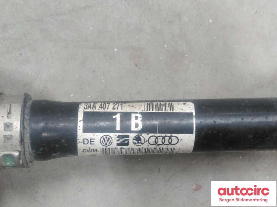 Drivaksel venstre foran til VW Caddy 2015-2020 (Type III, Fase 3)  (VOLKSWAGEN|3AA 407 271|)