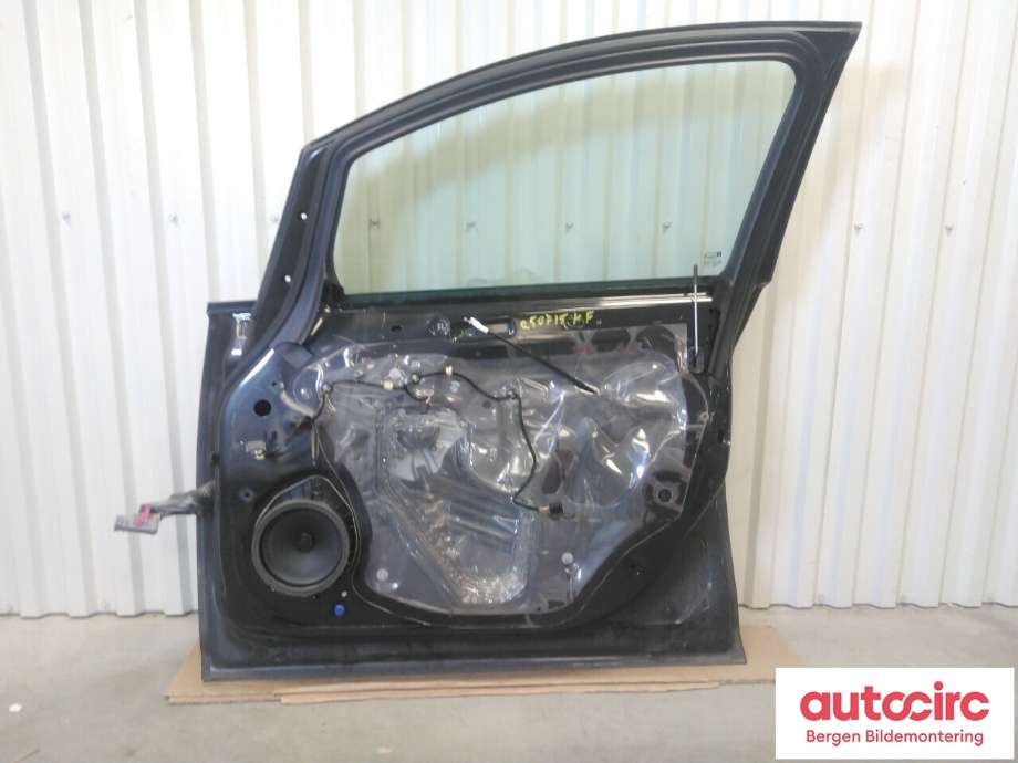 Dør høyre foran til Opel Astra J 2010-2015  (OPEL|13330766|13285607|)