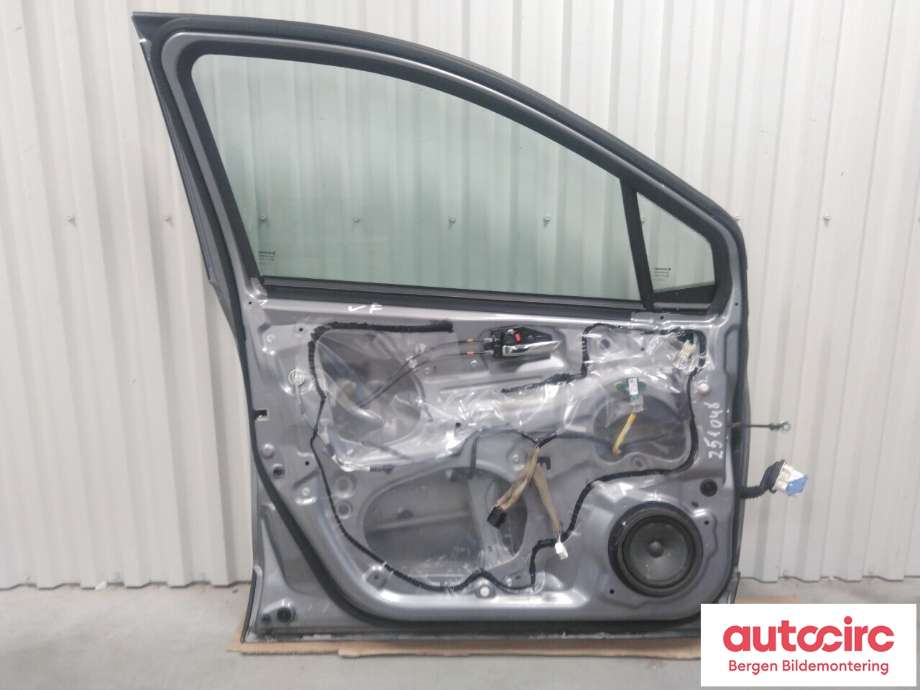 Dør venstre foran til Suzuki SX4 S-CROSS 2013-->> (Type II)  (SUZUKI|68002-61M01-000|)