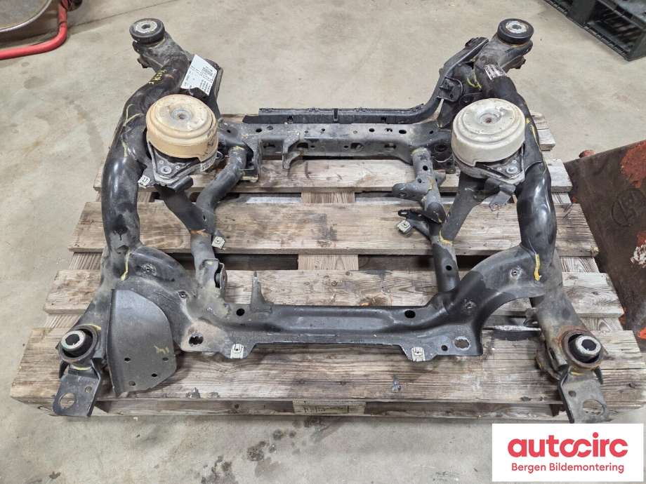 Diverse deler til Mercedes GLE 2015-2018 (Fase 2) (W166) (W166) (MERCEDES|A 166 330 23 00|)