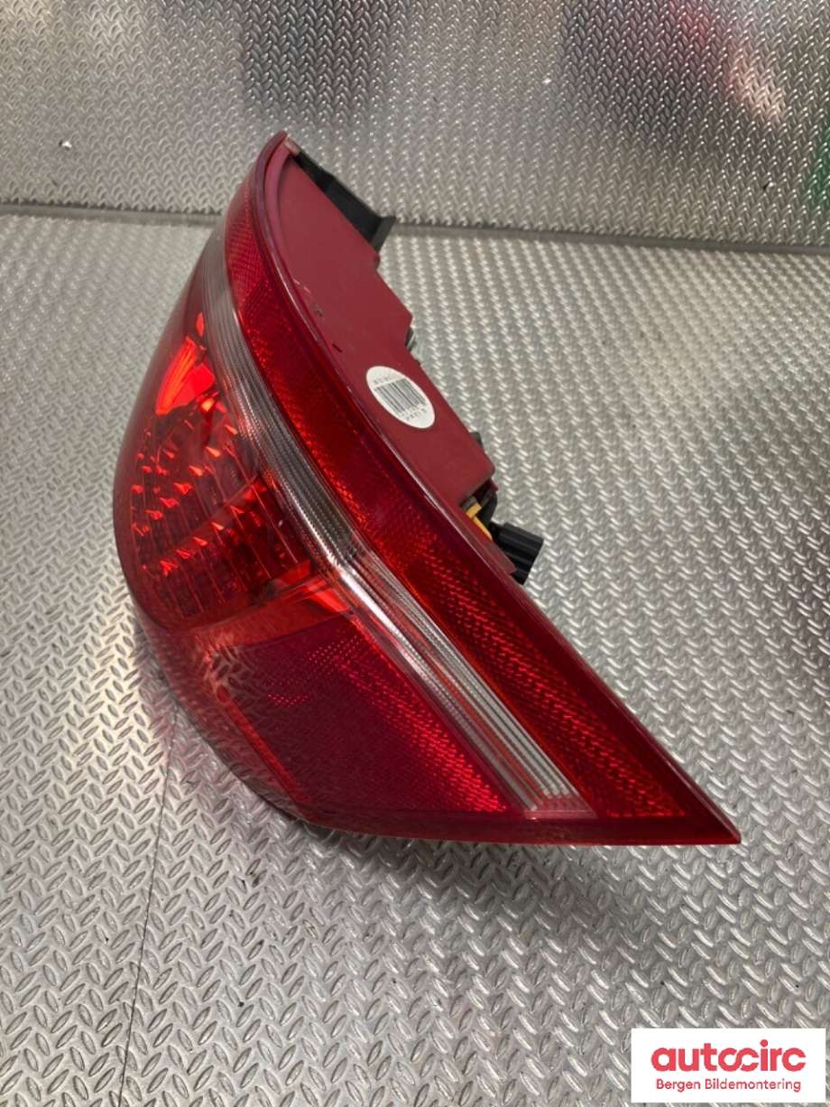 Baklykt venstre til VW Passat 2011-2015 (B7) (B7) (VOLKSWAGEN|3AF 945 207 B|)
