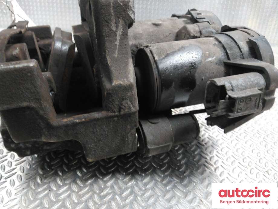Bremsecaliper venstre bak til Mercedes C-Klasse 2014-2018 (Fase 1) (W205) (W205) (MERCEDES|A 205 423 03 81|A 000 906 12 03|)