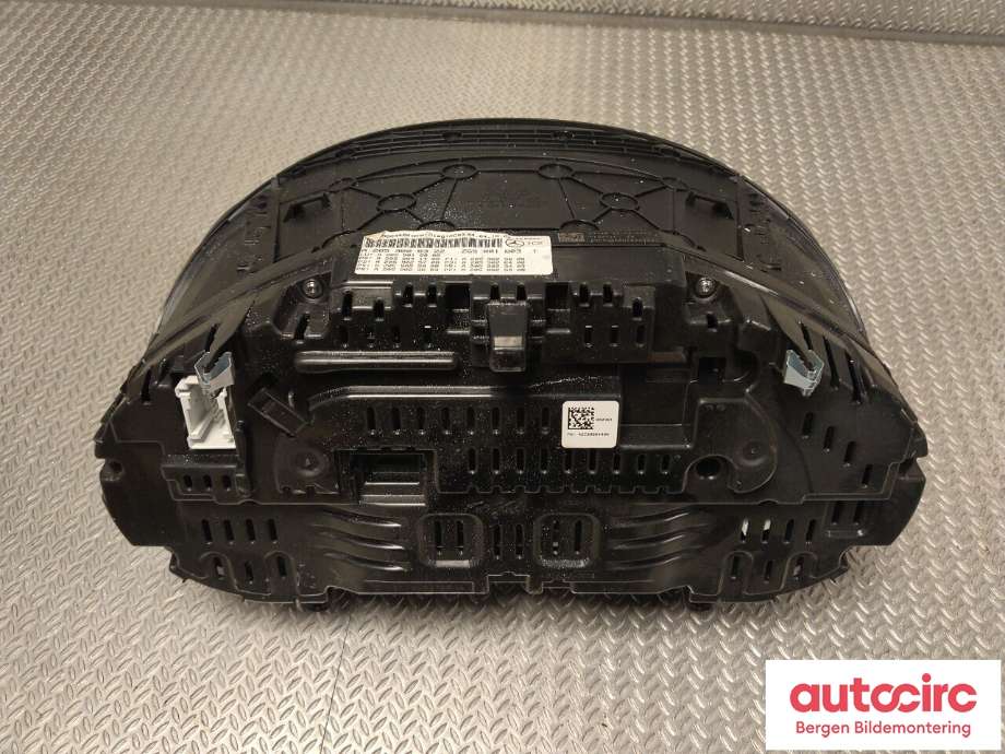 Speedometer til Mercedes C-Klasse 2014-2018 (Fase 1) (W205) (W205) (MERCEDES|A 205 900 83 22|)