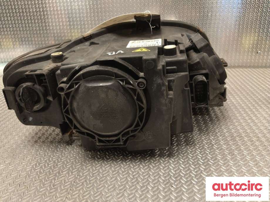 Frontlykt venstre halogen til Audi A4 2004-2008 (Type III) (B7) (B7) (AUDI|8E0 941 029 AS|)