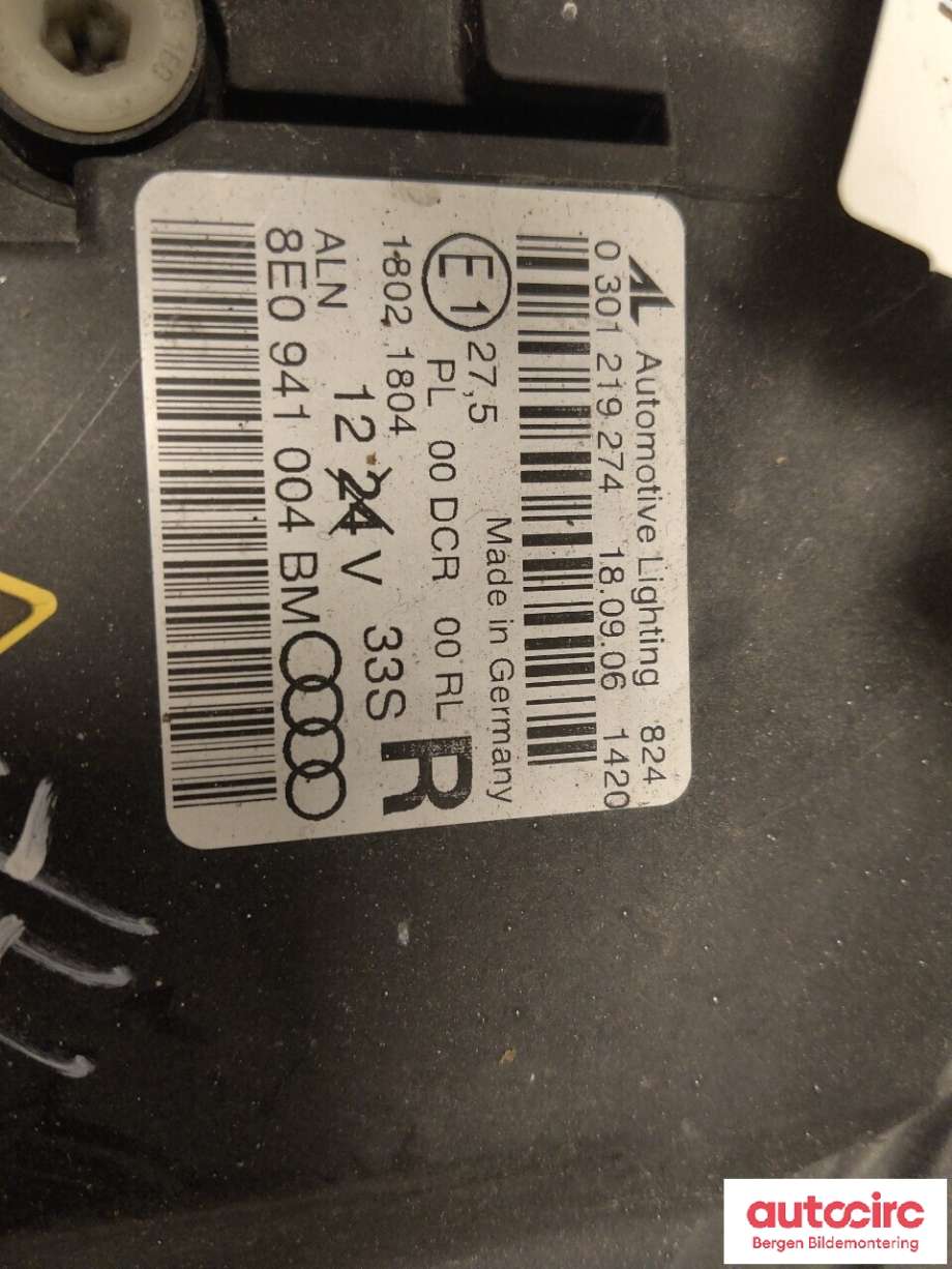Frontlykt høyre halogen til Audi A4 2004-2008 (Type III) (B7) (B7) (AUDI|8E0 941 030 AS|)