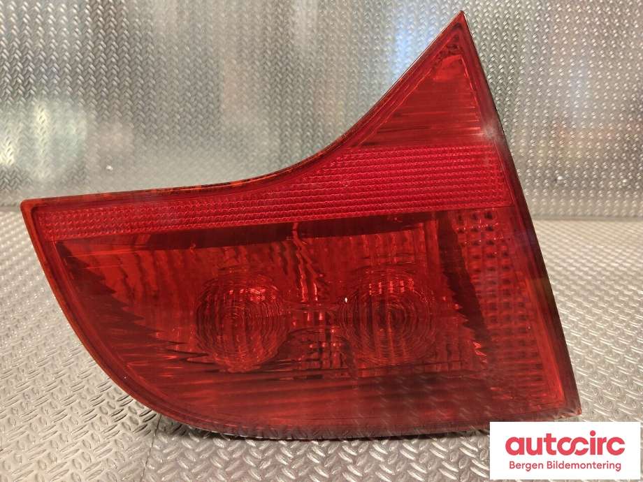 Baklykt venstre indre til Audi A4 2004-2008 (Type III) (B7) (B7) (AUDI|8E9 945 093 A|)