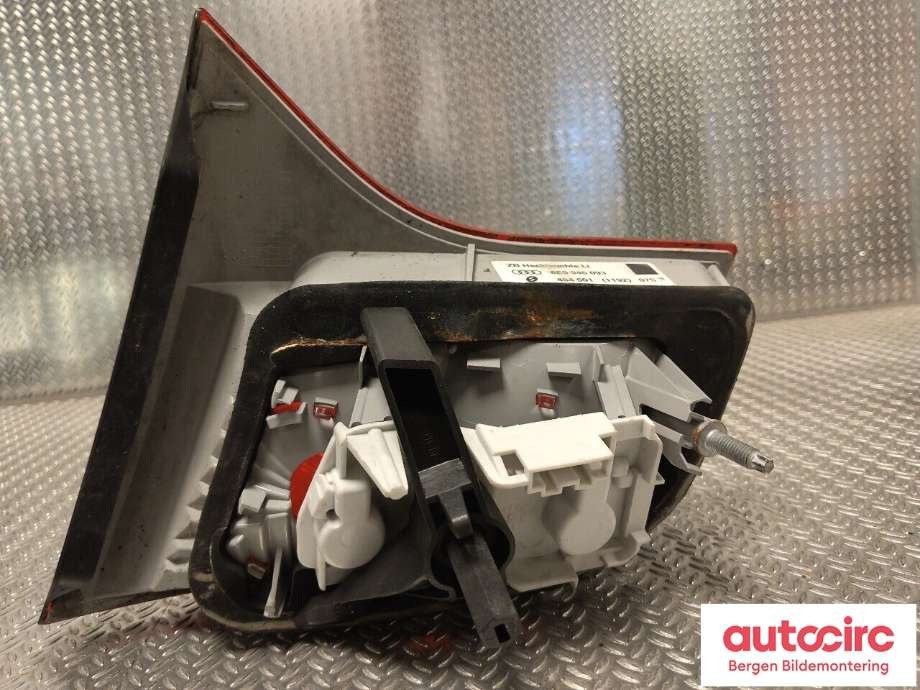 Baklykt venstre indre til Audi A4 2004-2008 (Type III) (B7) (B7) (AUDI|8E9 945 093 A|)