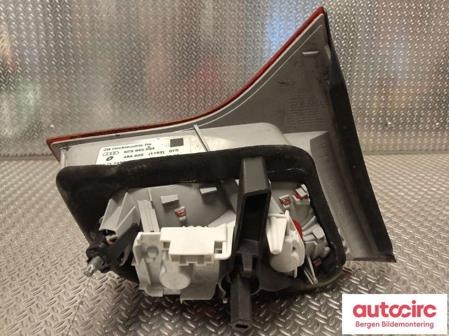 Baklykt høyre indre til Audi A4 2004-2008 (Type III) (B7) (B7) (AUDI|8E9 945 094 A|)