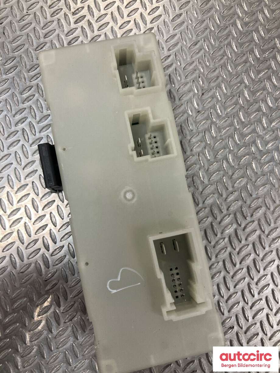 Styreenhet elektrisk bakluke til BMW X1 2015-2022 (F48) (F48) (BMW|61 35 9 852 926|)