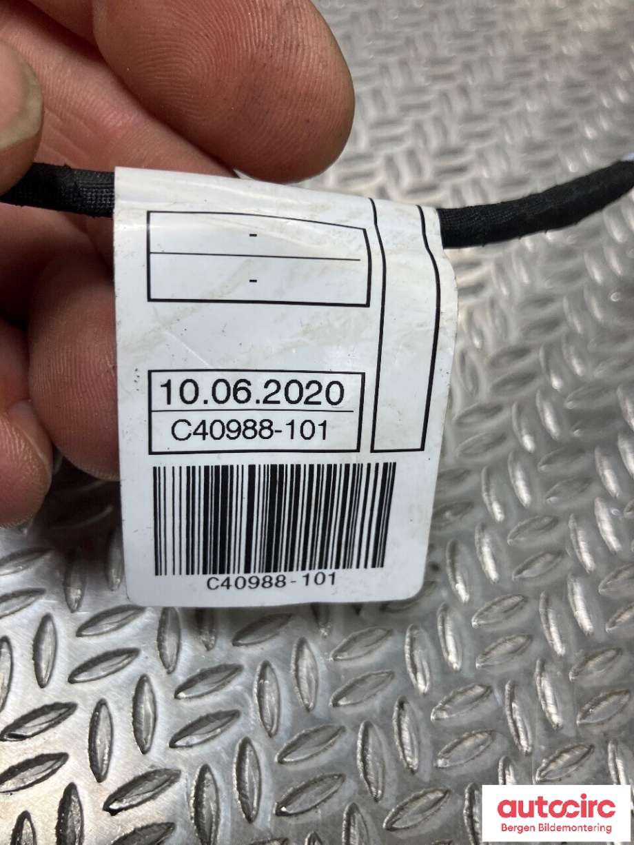 Baklukelås til BMW X1 2015-2022 (F48) (F48) (BMW|51 24 7 357 112|)