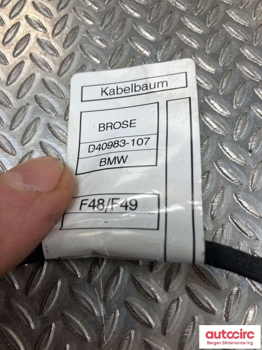 Baklukelås til BMW X1 2015-2022 (F48) (F48) (BMW|51 24 7 357 112|)
