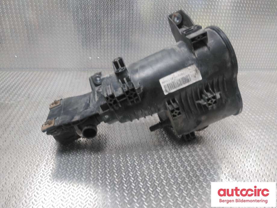 Diverse deler til BMW X1 2015-2022 (F48) (F48) (BMW|16 13 7 348 727|)