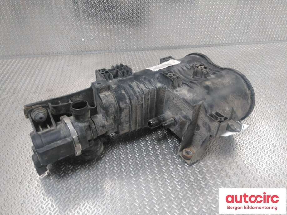 Diverse deler til BMW X1 2015-2022 (F48) (F48) (BMW|16 13 7 348 727|)