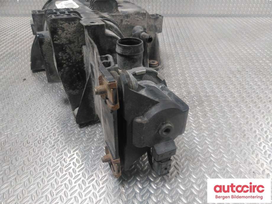 Diverse deler til BMW X1 2015-2022 (F48) (F48) (BMW|16 13 7 348 727|)