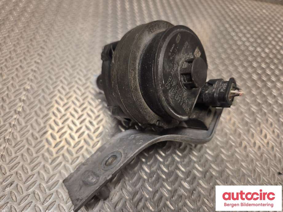 Vannpumpe til BMW X1 2015-2022 (F48) (F48) (BMW|11 51 8 643 397|)