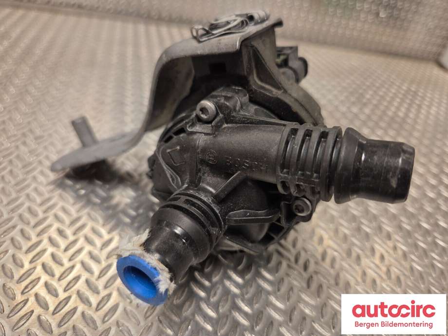 Vannpumpe til BMW X1 2015-2022 (F48) (F48) (BMW|11 51 8 643 397|)
