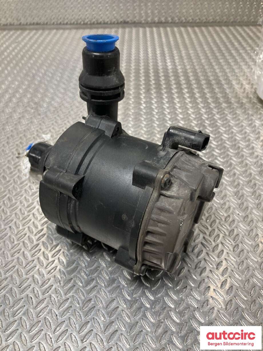 Vannpumpe til BMW X1 2015-2022 (F48) (F48) (BMW|11 51 8 679 885|)