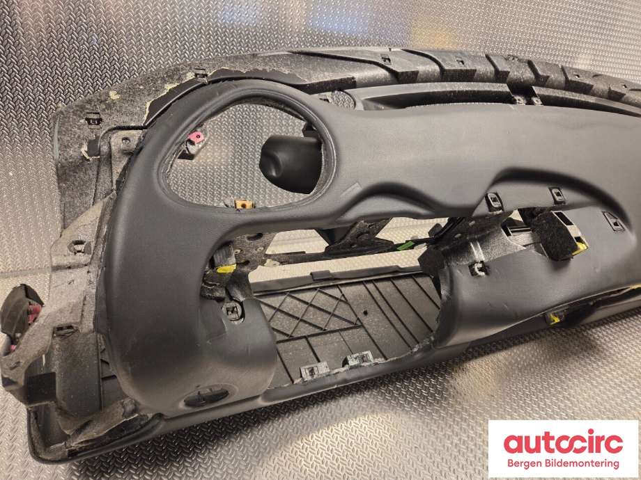 Dashbord til Porsche 911 1998-2005 (996) (996) (PORSCHE|996 552 111 02||996 552 081 05)