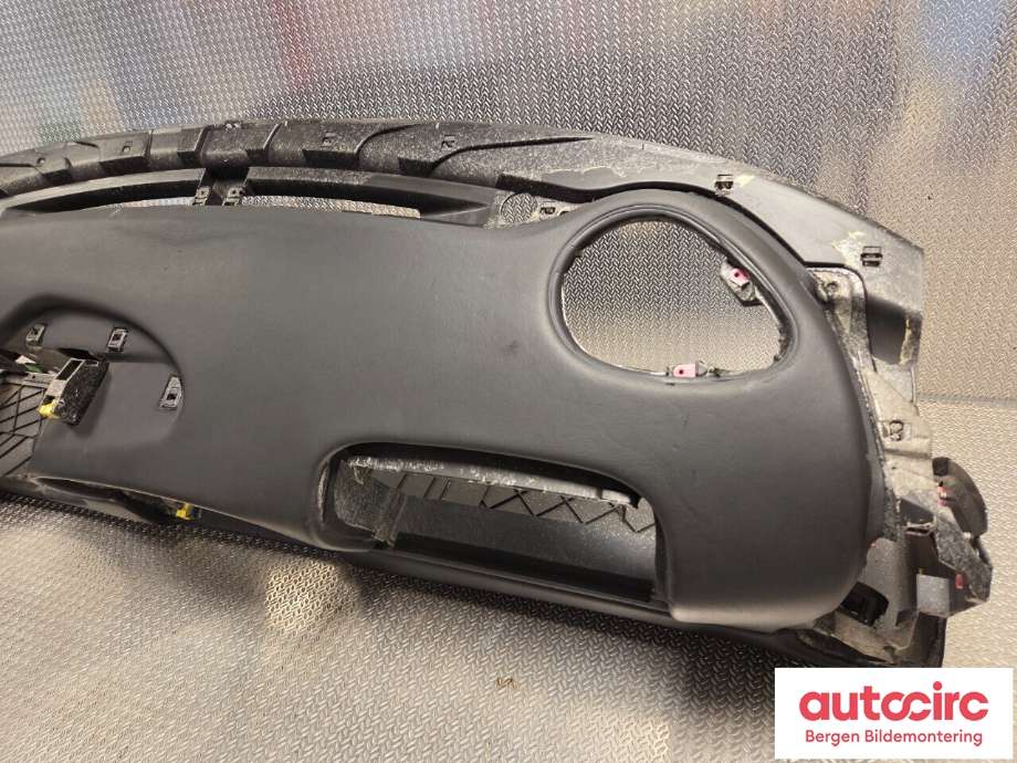 Dashbord til Porsche 911 1998-2005 (996) (996) (PORSCHE|996 552 111 02||996 552 081 05)