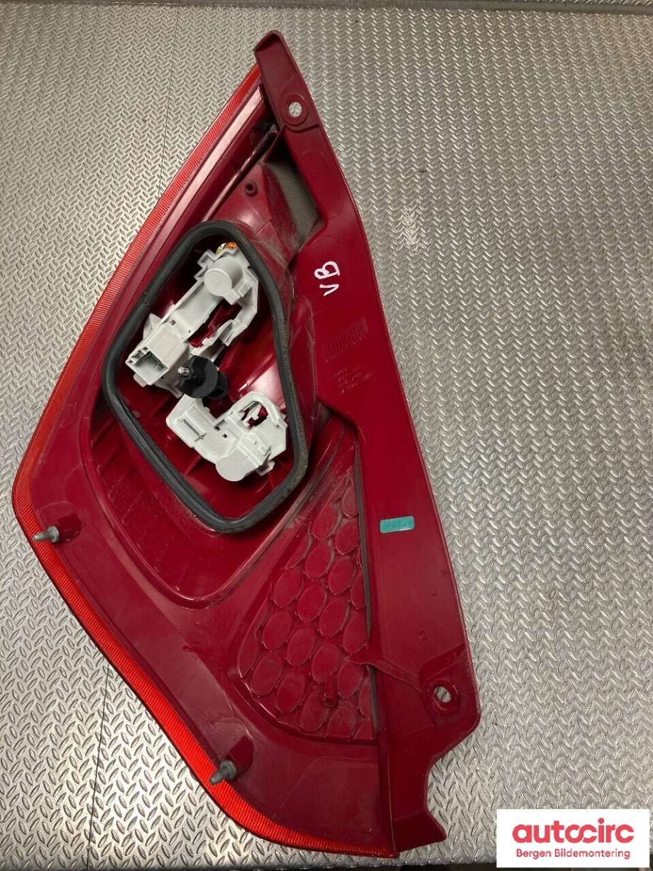 Baklykt venstre til Ford Fiesta 2008-2012 (Type VI, Fase 1)  (FORD|1709553|8A61-13A603-AB|)