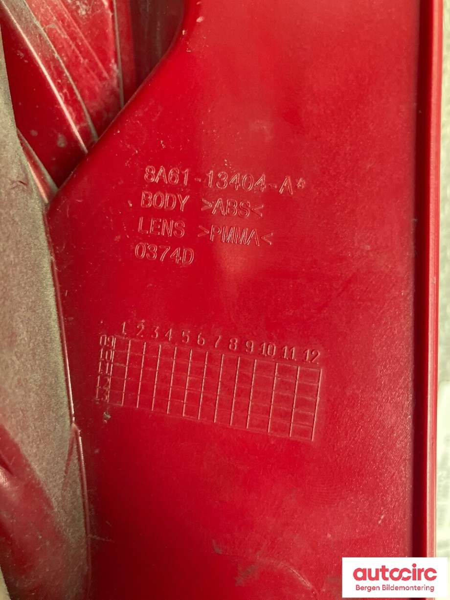 Baklykt høyre til Ford Fiesta 2008-2012 (Type VI, Fase 1)  (FORD|1709552|8A61-13A602-AB|)