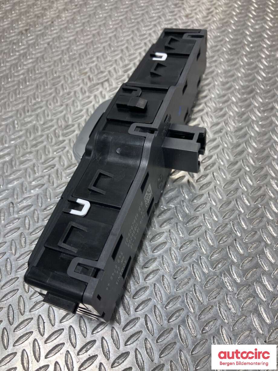 Diverse deler til BMW 2-Serie 2014-2021 (F22/F23) (F22/F23) (BMW|61 31 9 392 809|)