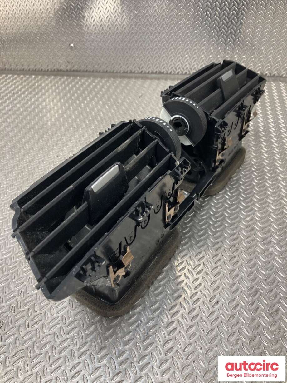 Dashbord friskluftdyse til BMW 2-Serie 2014-2021 (F22/F23) (F22/F23) (BMW|64 22 9 262 955|)