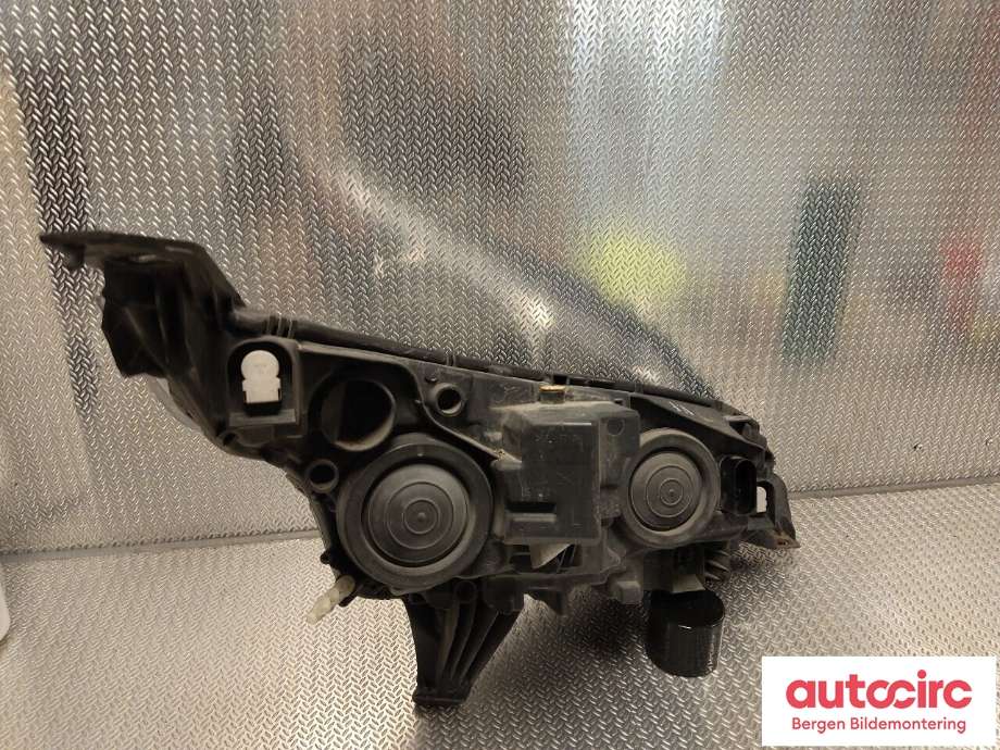 Frontlykt venstre halogen til Ford Transit Connect 2013-2018 Type II, Fase 1  (FORD|1949635|)