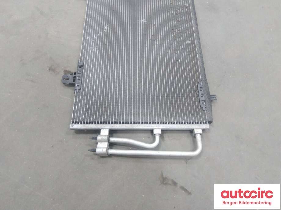 Diverse deler til Peugeot 2008 2019-->> (Type II)  (PEUGEOT|98 272 557 80|)