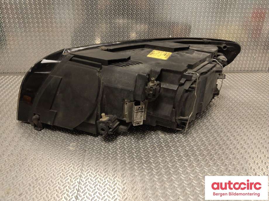 Frontlykt høyre halogen til Volvo V50 2004-2007 (Fase 1) (VOLVO|31335222|)
