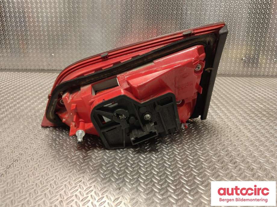 Baklykt venstre indre til Audi A4 2007-2014 (Type IV) (B8) (B8) (AUDI|8K5 945 093 K|)