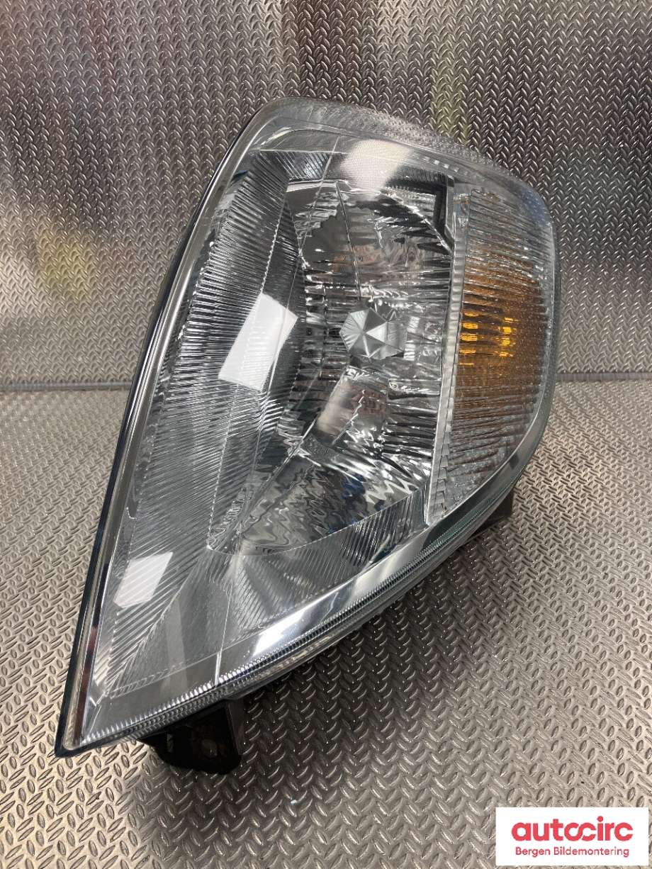 Frontlykt høyre halogen til Ford Fiesta 2002-2008 (Type V) (FORD|1320348|)