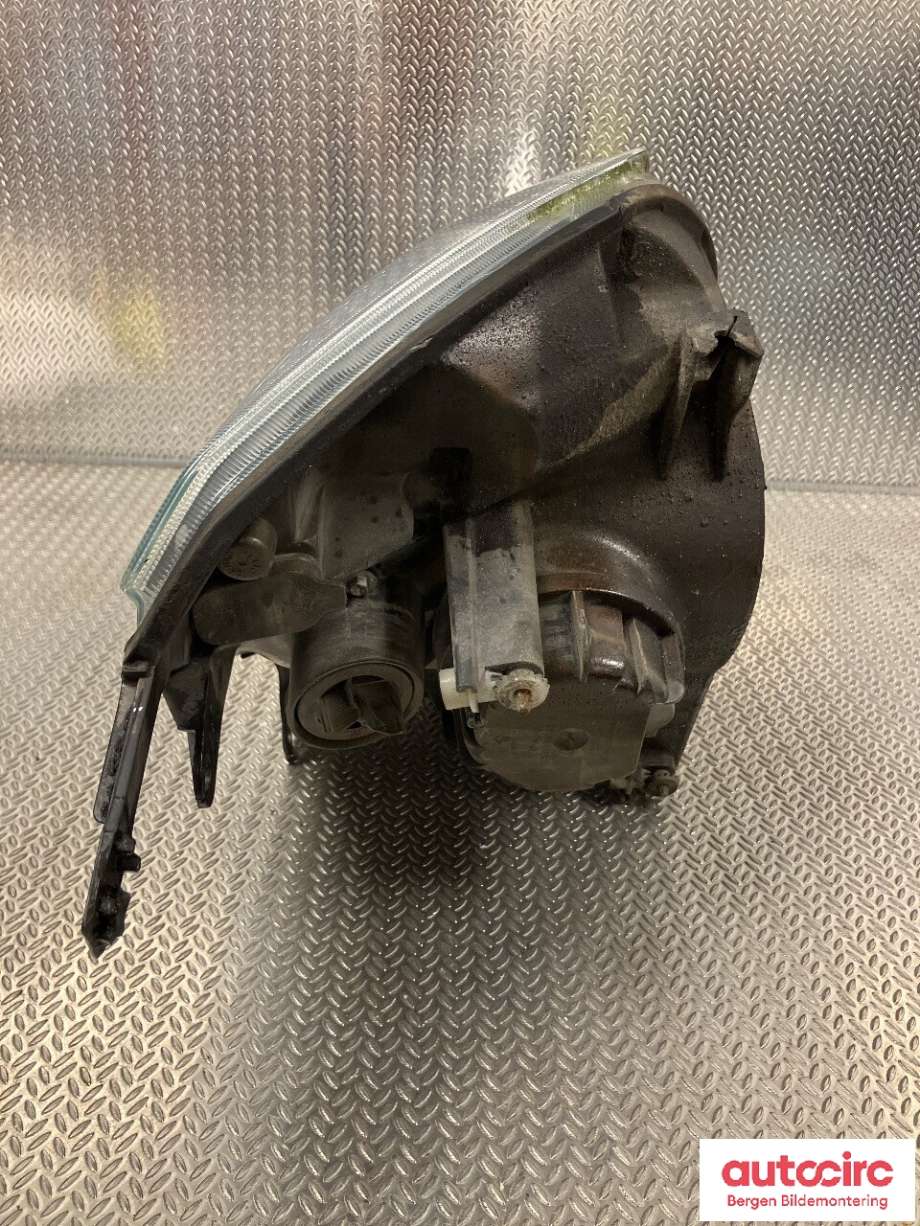 Frontlykt høyre halogen til Ford Fiesta 2002-2008 (Type V) (FORD|1320348|)