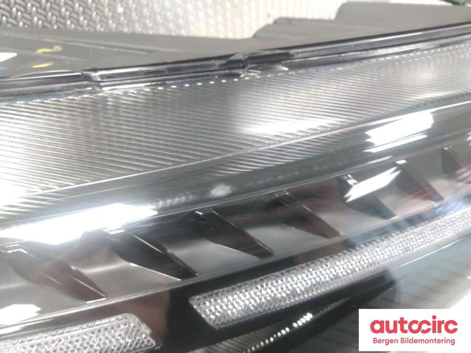 Frontlykt høyre halogen til Ford Transit Custom 2013-2023 (Type I) (FORD|2662179|PZ31-13E014-CB|)