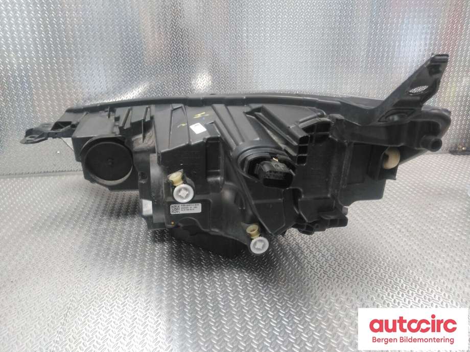 Frontlykt høyre halogen til Ford Transit Custom 2013-2023 (Type I) (FORD|2662179|PZ31-13E014-CB|)