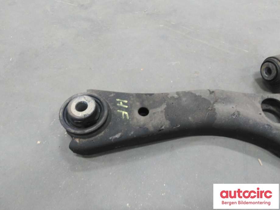 Bærebru høyre foran nedre til Ford Transit Custom 2013-2023 (Type I)  (FORD|2667382|)