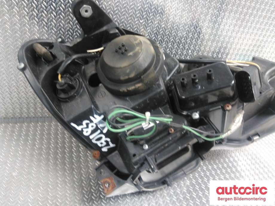 Frontlykt venstre halogen til Mercedes C-Klasse 2007-2011 (Fase 1) (W204) (W204) (MERCEDES||SK3482-11307)
