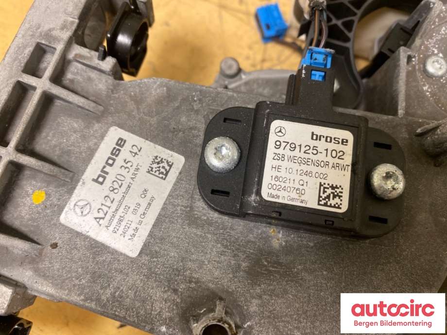 Baklukeåpner motor til Mercedes E-Klasse 2009-2013 (Fase 1) (W212) (W212) (MERCEDES|A212 820 35 42|)