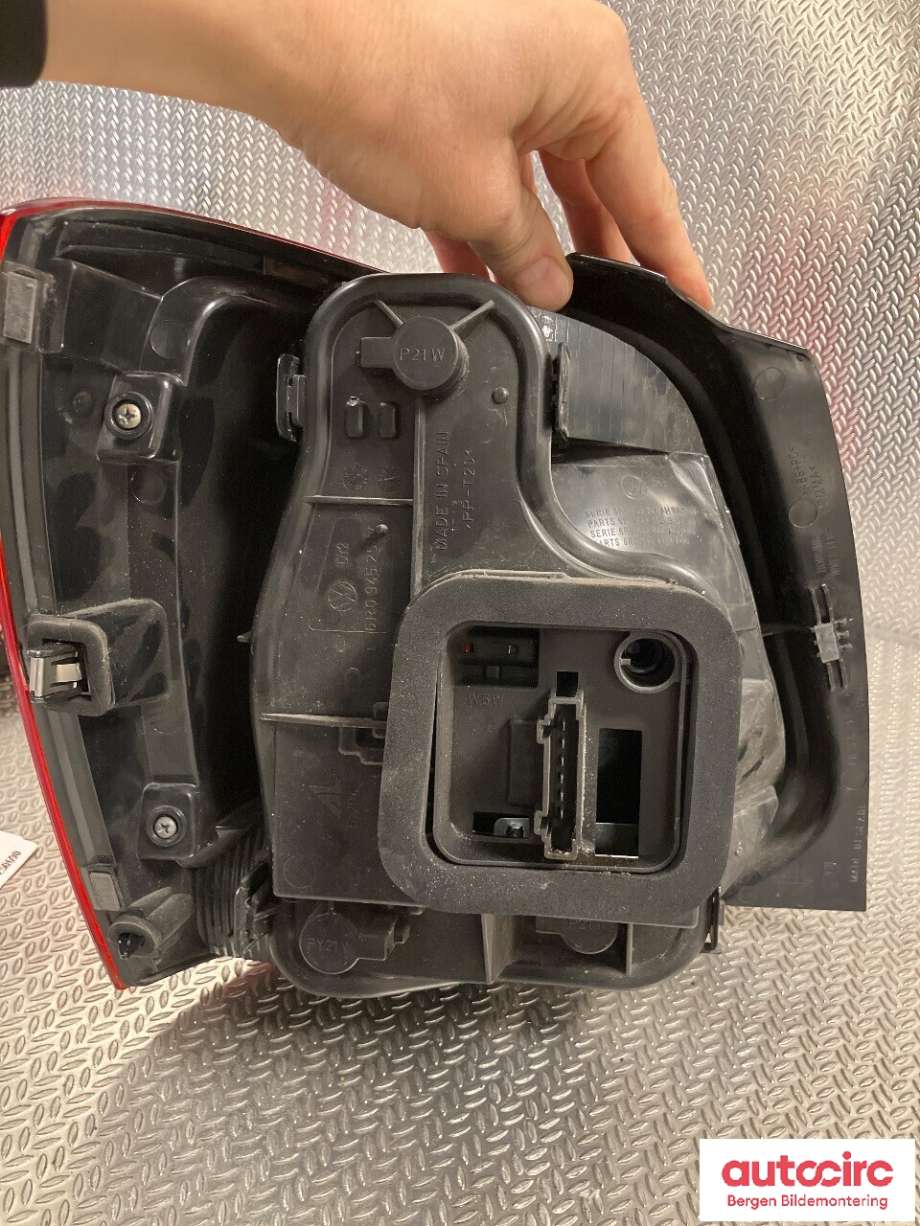 Baklykt høyre til VW Polo 2009-2014 (Type V, Fase 1) (VOLKSWAGEN|6R0 945 096 AH|)