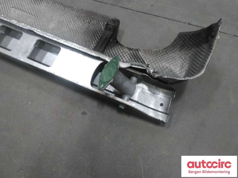 Støtfangerforsterkning bak til Porsche 911 1998-2005 (996) (996) (PORSCHE||996 505 475 05|996 505 019 01)