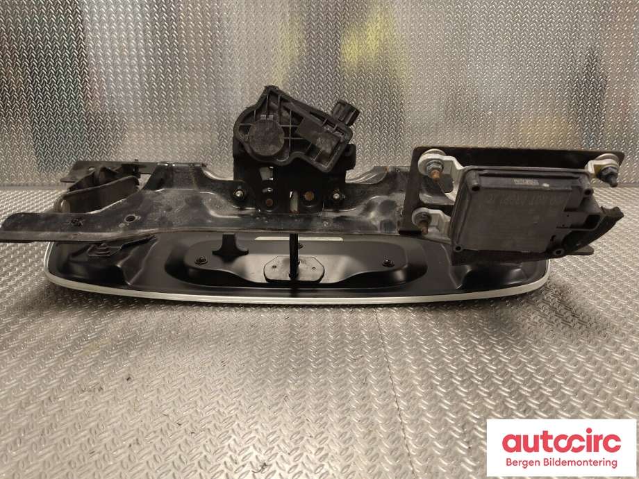 Batterilader inntak/luke til Nissan Leaf 2018-->> (Type II)  (NISSAN|657015SH1A|)